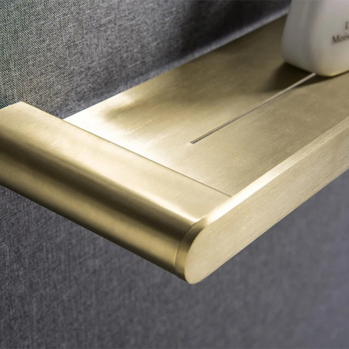 Étagère Murale Dorée De Salle De Bain Métallique À Fixations Invisibles À Rebords Épais