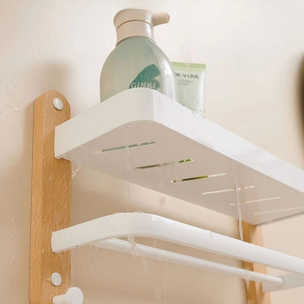 Étagère Murale De Salle De Bain À Fixations Invisibles En Bois À Rebords Et Porte Serviette Métalliques
