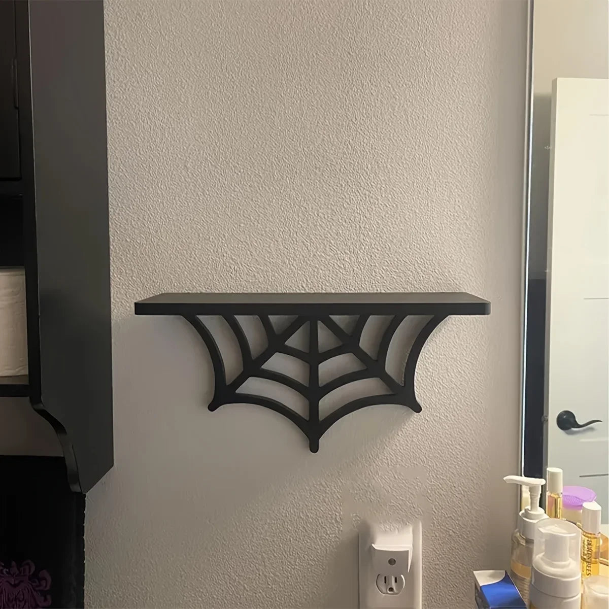 Étagère Murale Noire En Bois À Fixations Invisibles Style Gothique
