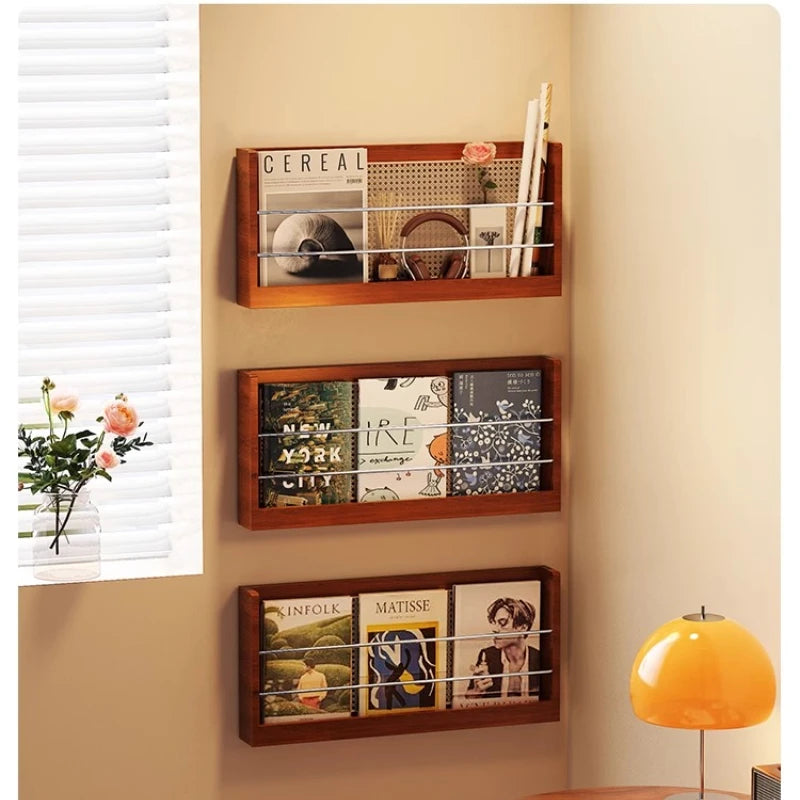 Étagère Murale Vintage En Bois Naturel Foncé Et En Rotin À Rebords Métalliques