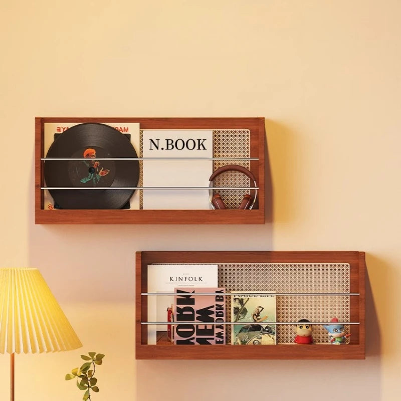 Étagère Murale Vintage En Bois Naturel Foncé Et En Rotin À Rebords Métalliques