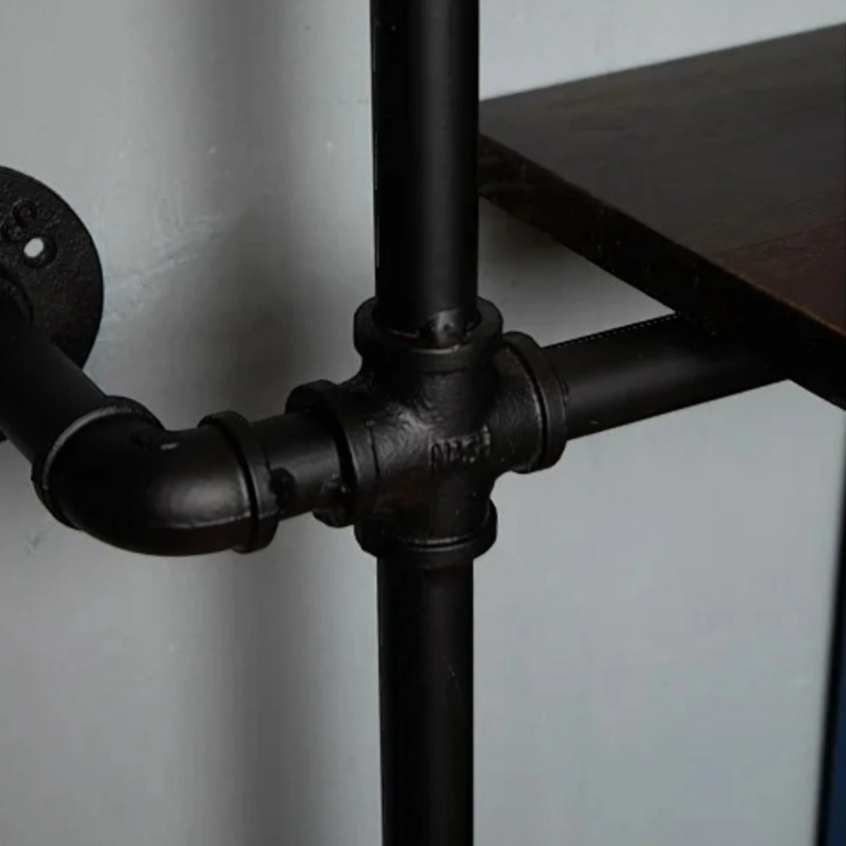 Grande Étagère Murale Métallique Noire Industrielle En Fer Forgé